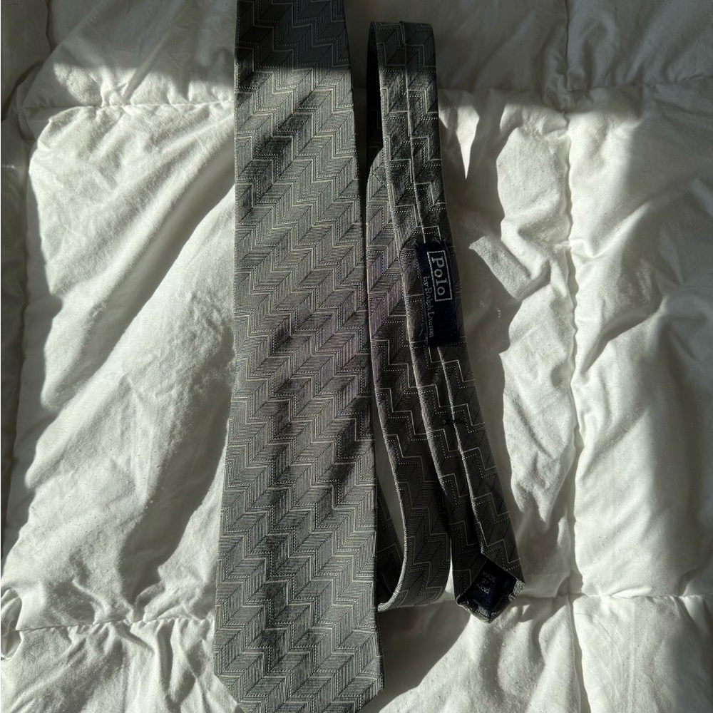 Polo by Ralph Lauren Silver Zigzag Tie